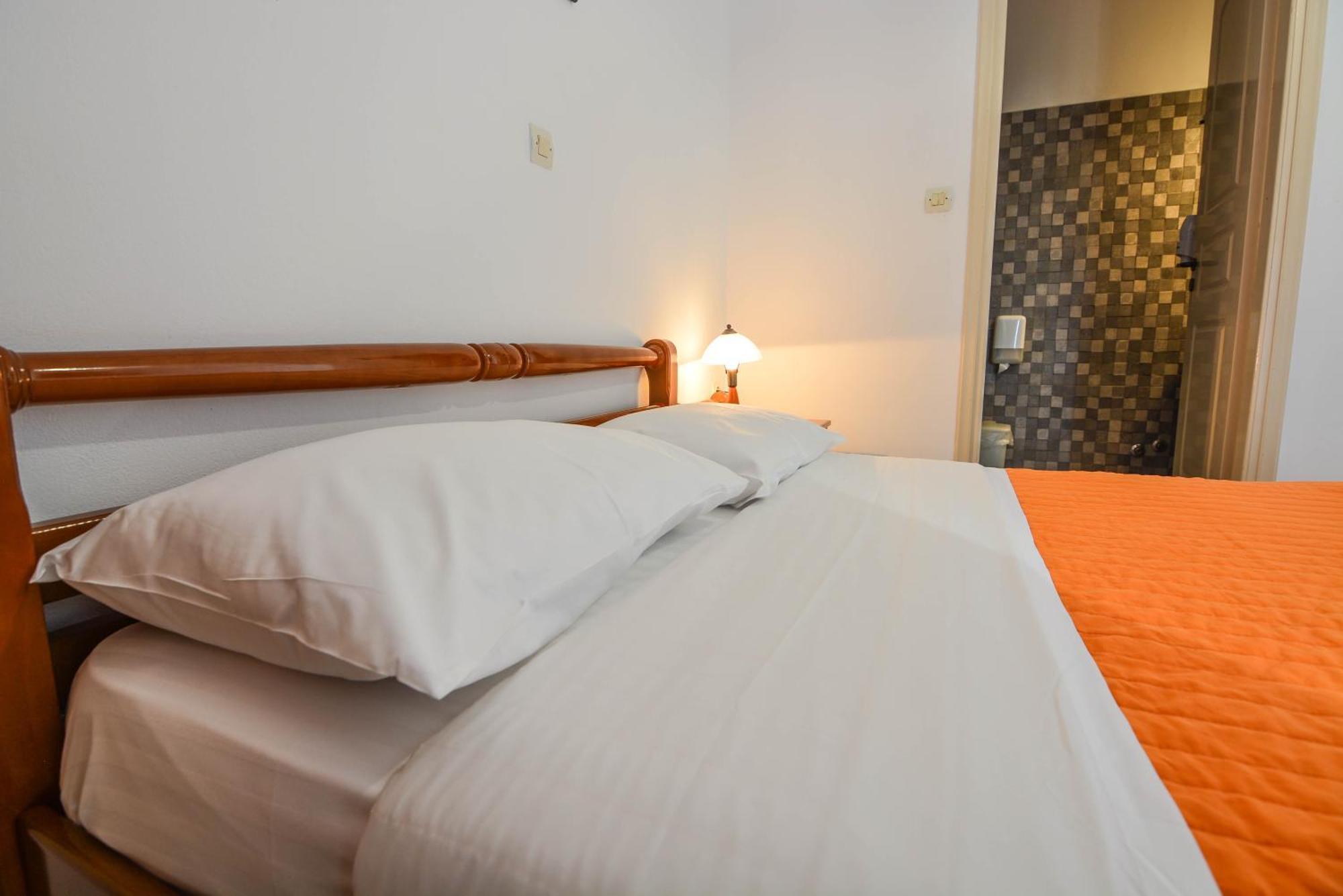 Epavlis Apartments Porto Heli Luaran gambar